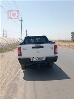 میتسوبیشی L200